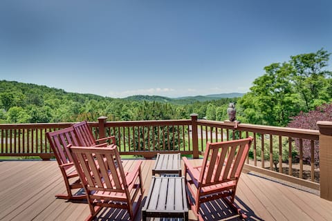 Hot Tub & Game Room: Spacious Nebo Cabin!