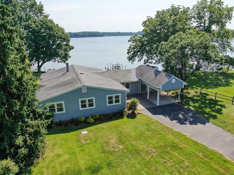 Easthaven: Game-Theme Waterfront Retreat+Bring Pup