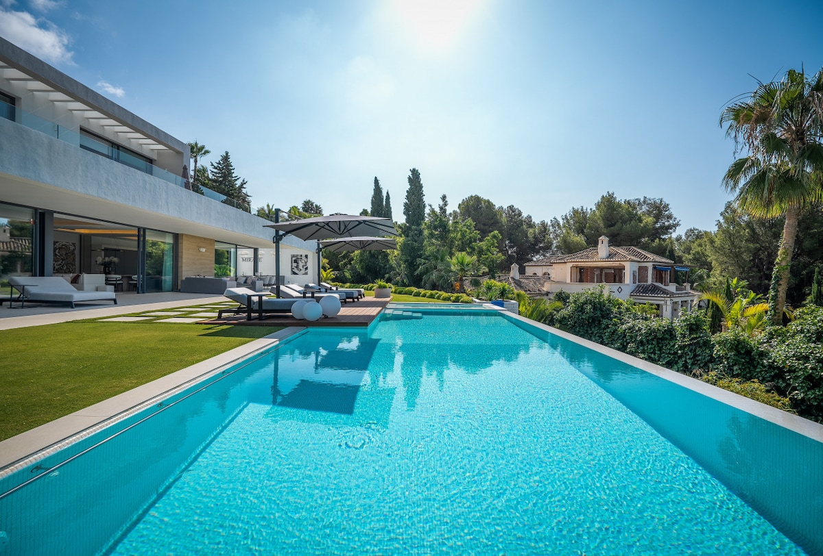 Villa Sierra Blanca 8 Hab, Sea Views, Pool, Gym 3