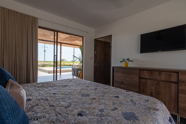 Probudite se uz prirodno svjetlo i izlazite izravno na vanjske prostore. Soba okrenuta prema oceanu u kojoj ćete se u potpunosti odmoriti.