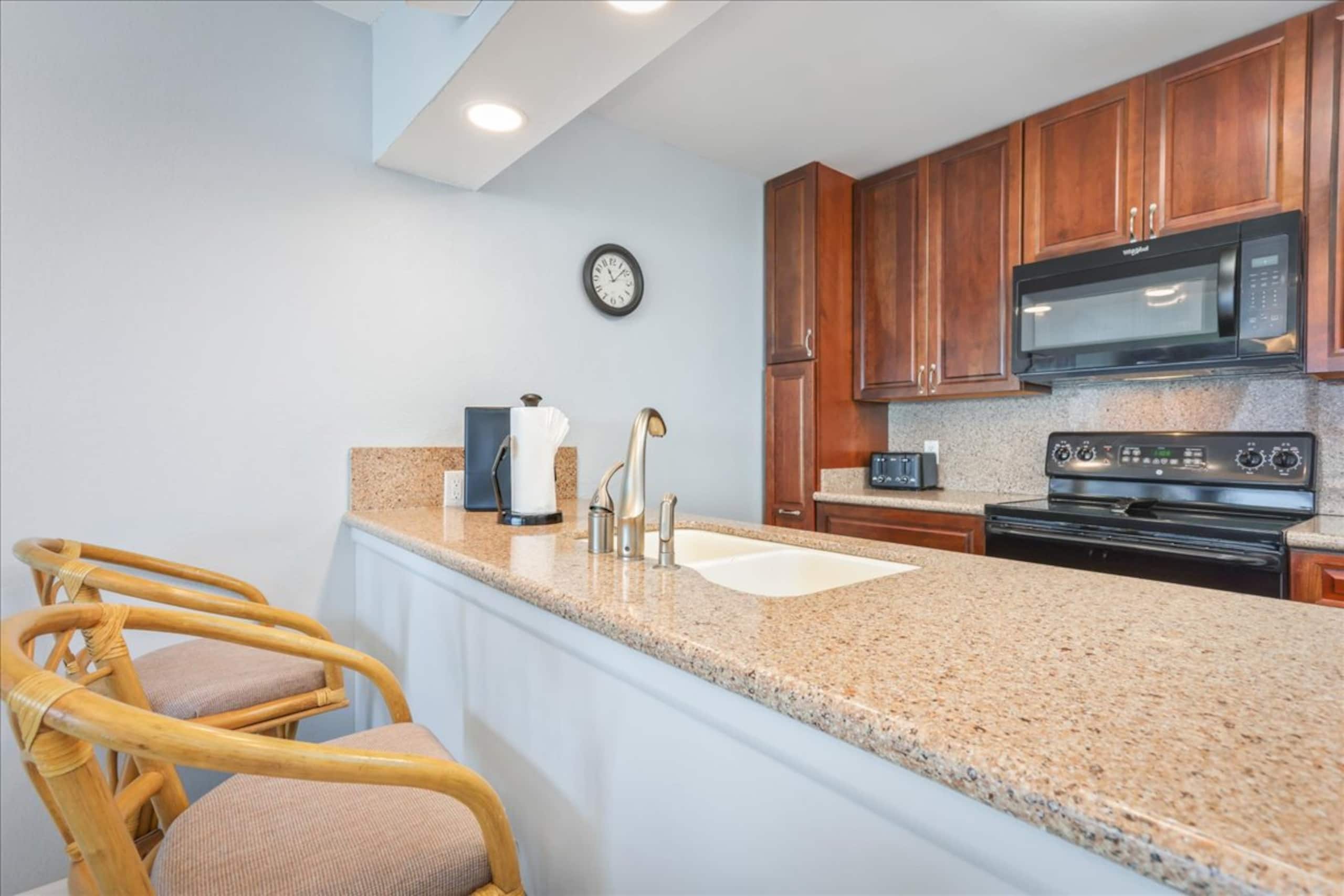 Condo in Kailua-Kona · ★4.87 · 2 bedrooms · 2 beds · 2 baths - Image 3