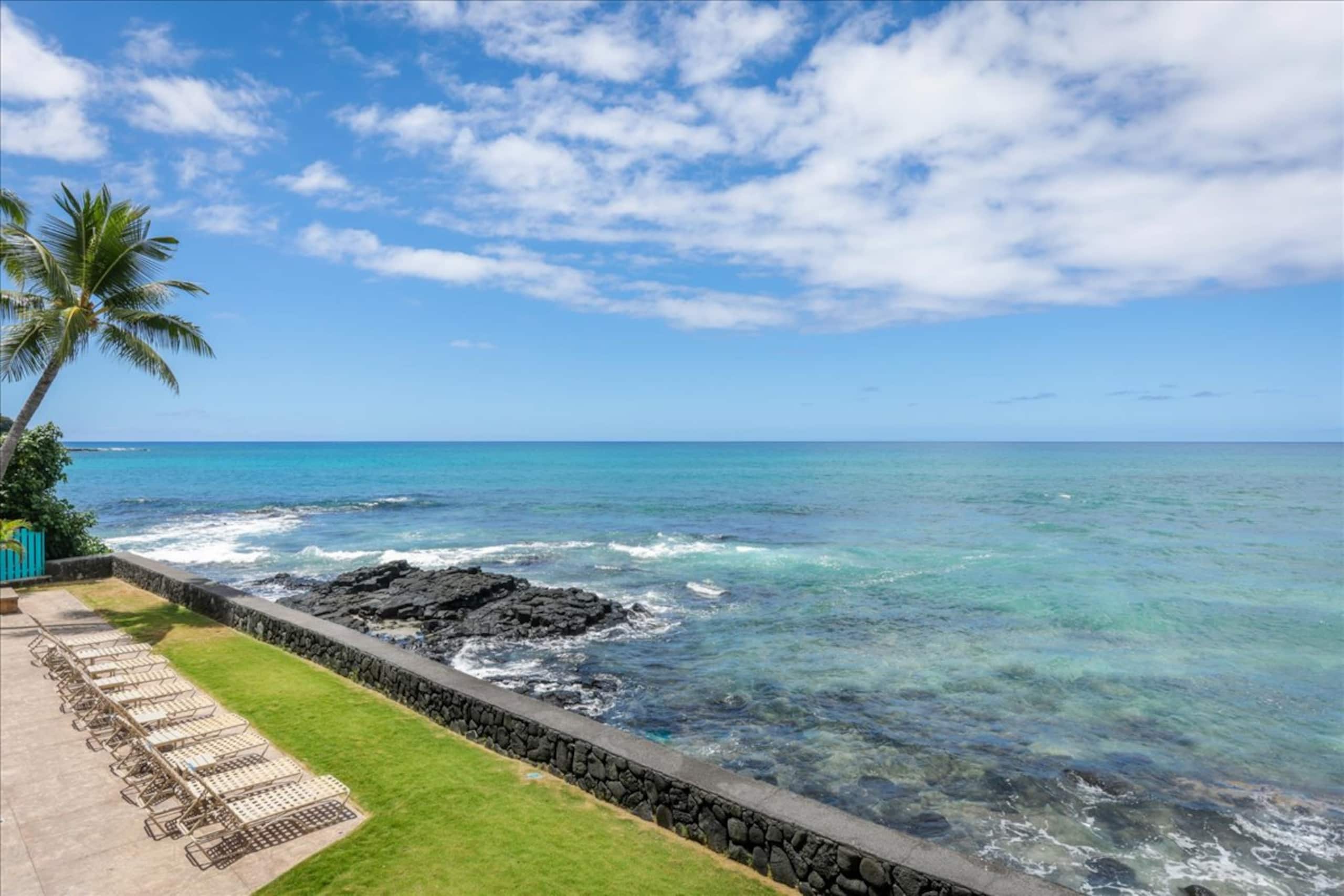Condo in Kailua-Kona · ★4.87 · 2 bedrooms · 2 beds · 2 baths - Image 22