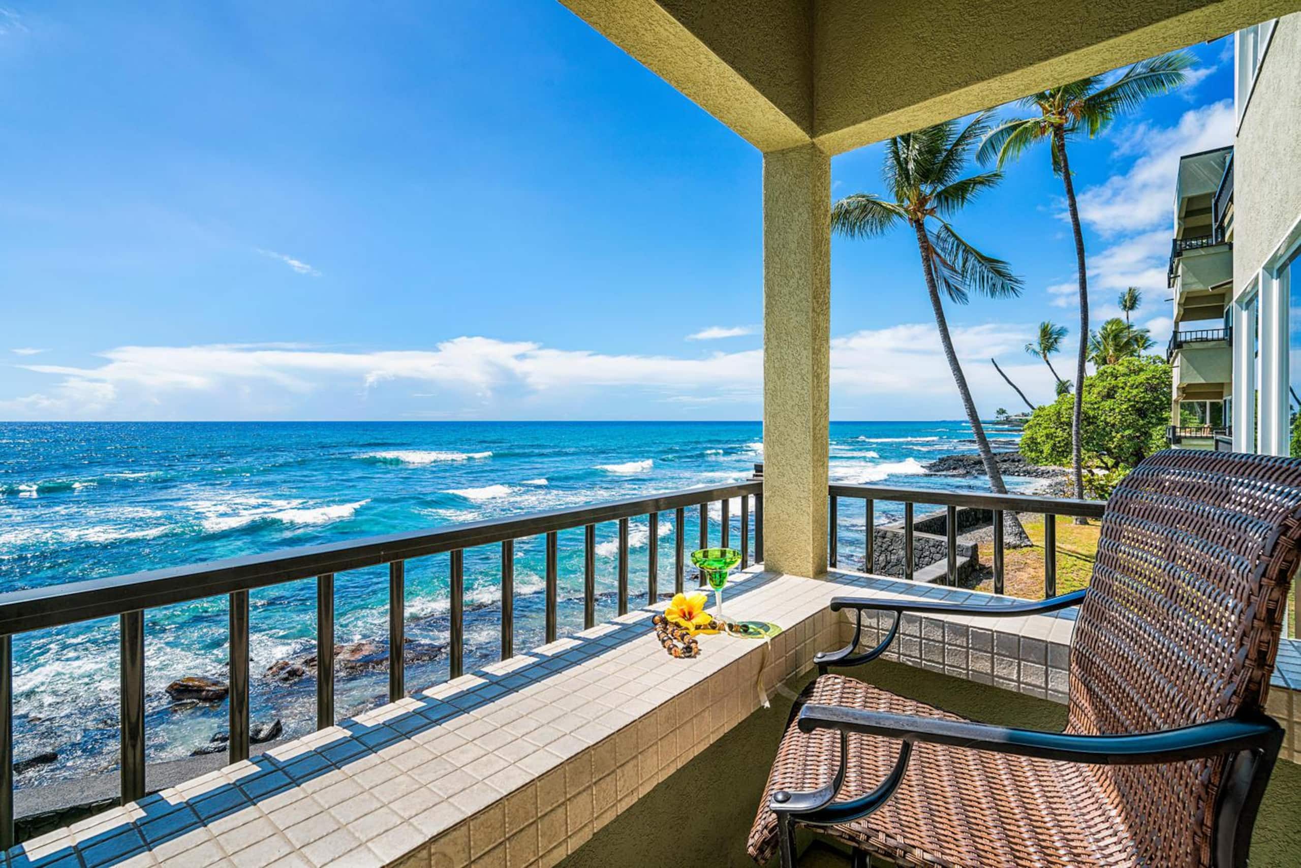 Condo in Kailua-Kona · ★4.87 · 2 bedrooms · 2 beds · 2 baths - Image 17