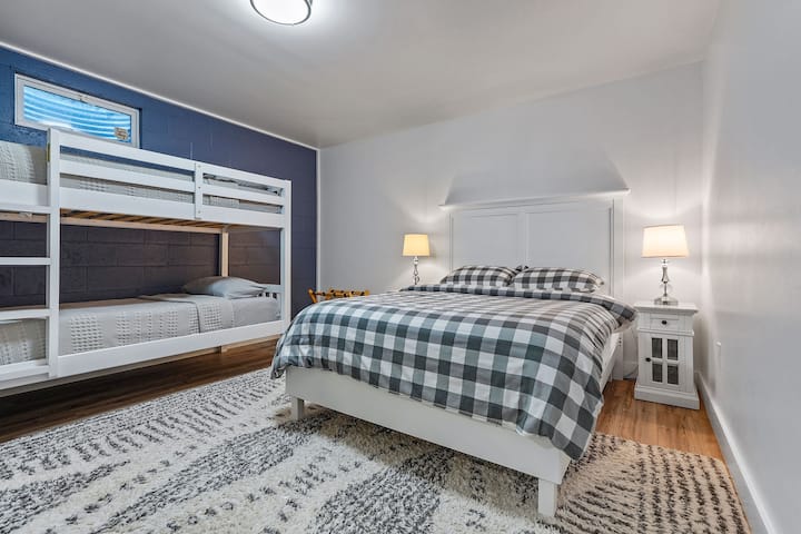 House Rent 8k 8K Sq ft | 5 Private Suites | Hot Tub | Game Room - Houses for Rent in ...