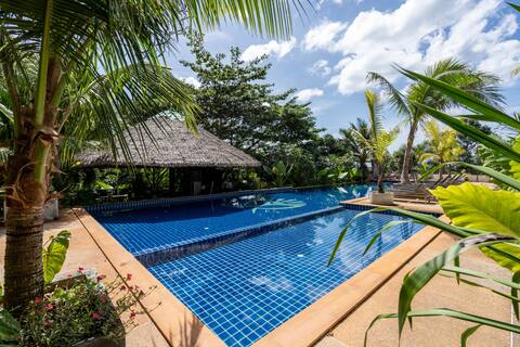 1BR Pool View Apt, Lanta Sport Resort 109