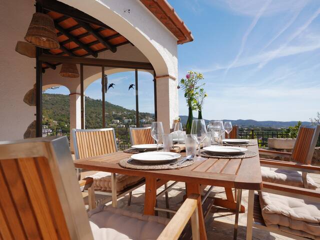 Casa Vista al Mar with pool gallery image 5