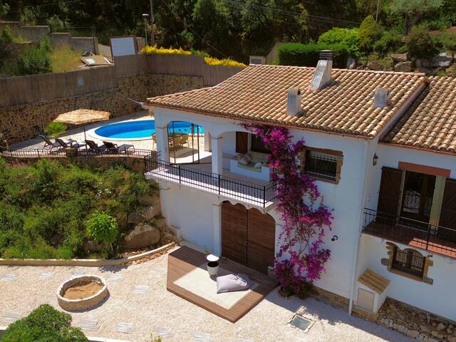 Casa Vista al Mar with pool gallery image 3