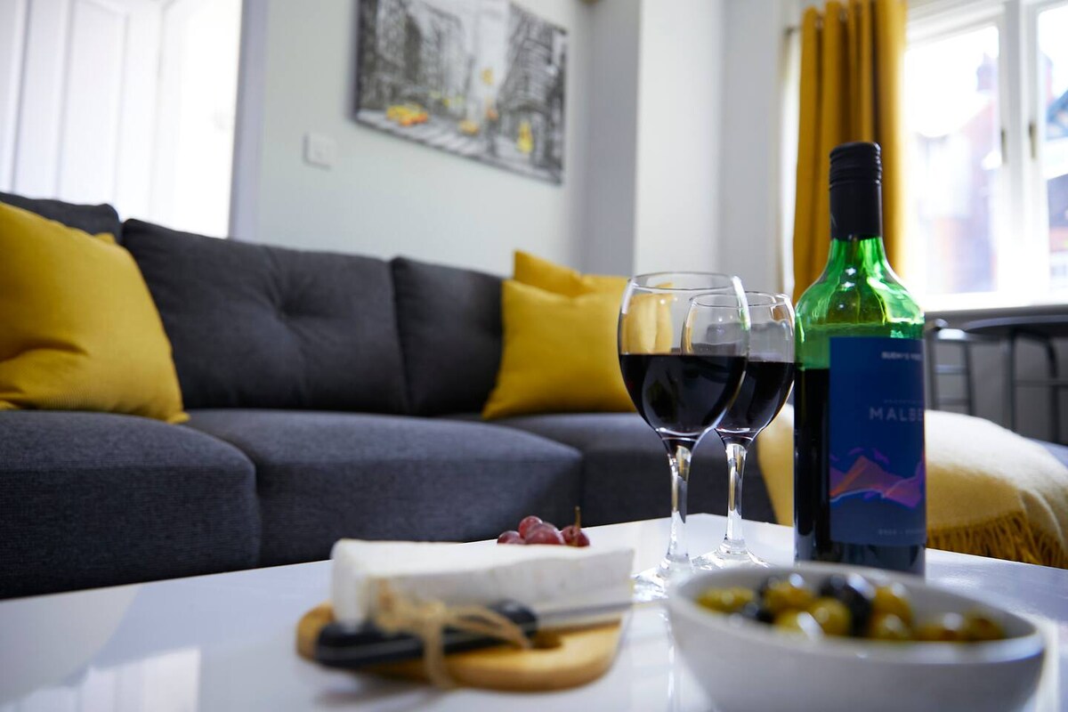Successful Airbnb property: The Coach House Apartment dog friendly. in Newby And Scalby