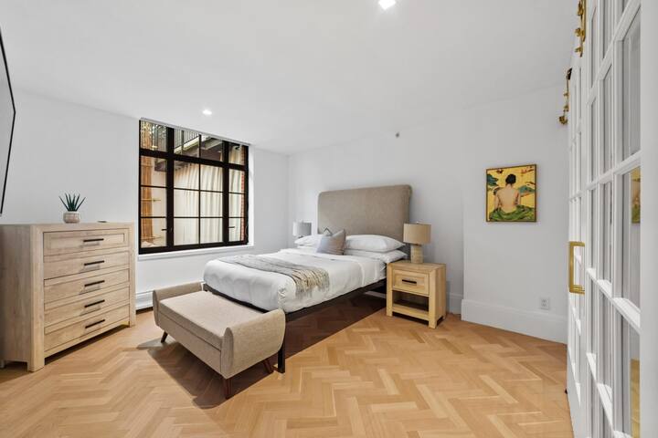 Clinton by Rove Travel 3BR Duplex with Backyard gallery image 4