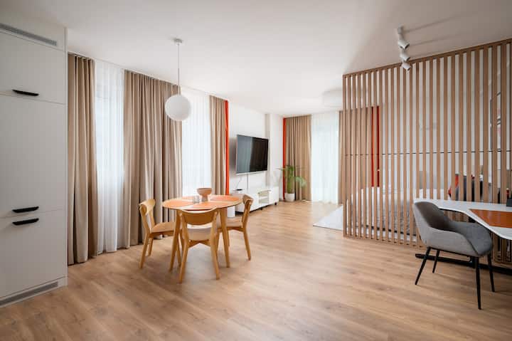 Unique Tower Business View Apartment - Warsaw