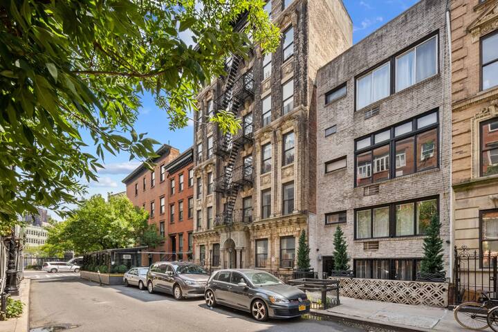 Charles Court by Rove Travel Grand 2BR Duplex gallery image 4