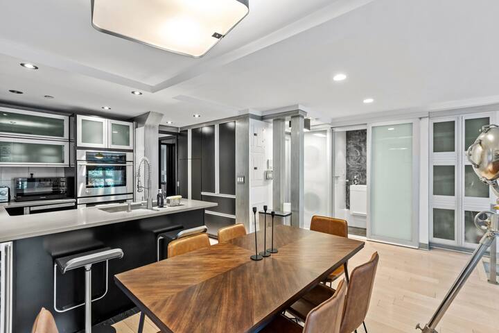 Charles Court by Rove Travel Grand 2BR Duplex gallery image 3