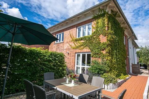 Popular Airbnb listing: Lindenstraße 10, Vacation home 1 in Kellenhusen (Ostsee)
