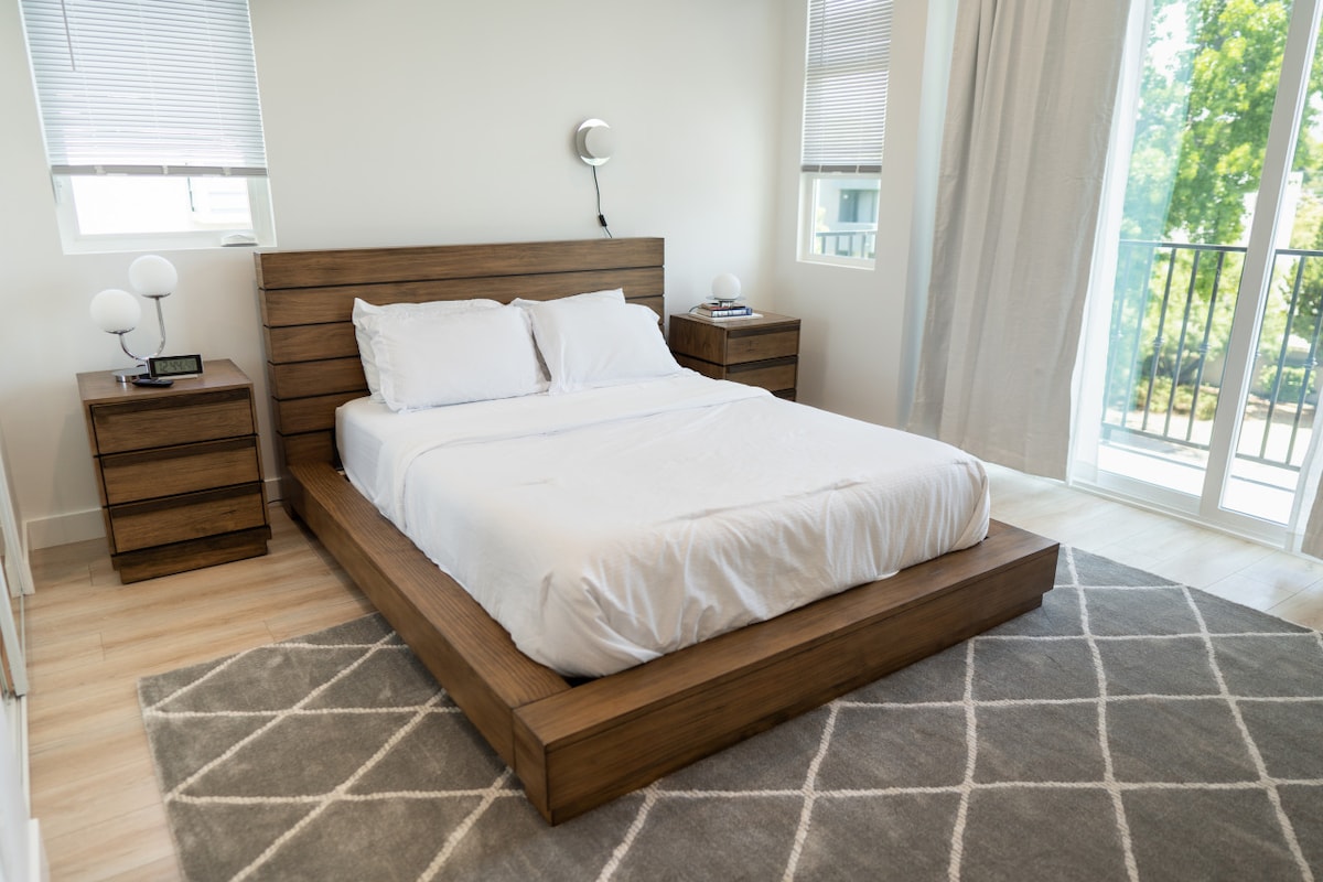 SPAVAĆA SOBA S BALKONOM - Pogledajte 3D virtualni obilazak objekta: https://tinyurl.com/3ssruscr