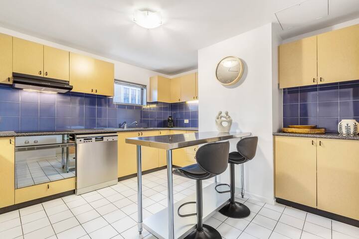 Bohemian Chic – Quirky & Eccentric Downtown Escape gallery image 4