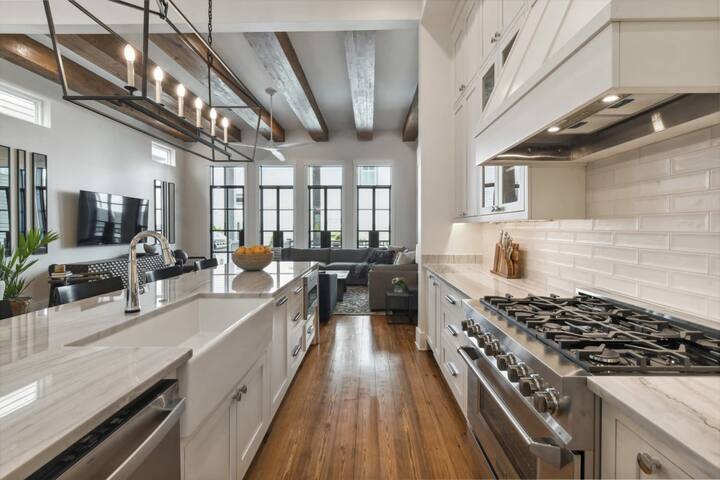 New Luxury Home | Heated Pool & Spa gallery image 3