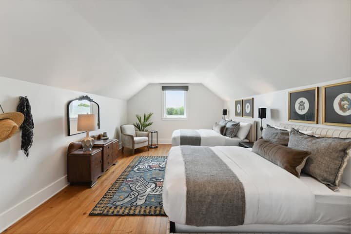 Tercer piso | Dormitorio 5 | 2 camas completas | Amplio y luminoso