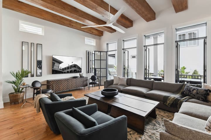 New Luxury Home | Heated Pool & Spa gallery image 2