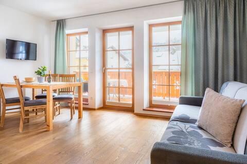 Apartment Seidenwebergut with Untersbergblick