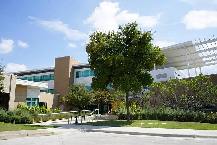 Best Place to Unwind! Near Quarries Park, w/ Pool! gallery image 5