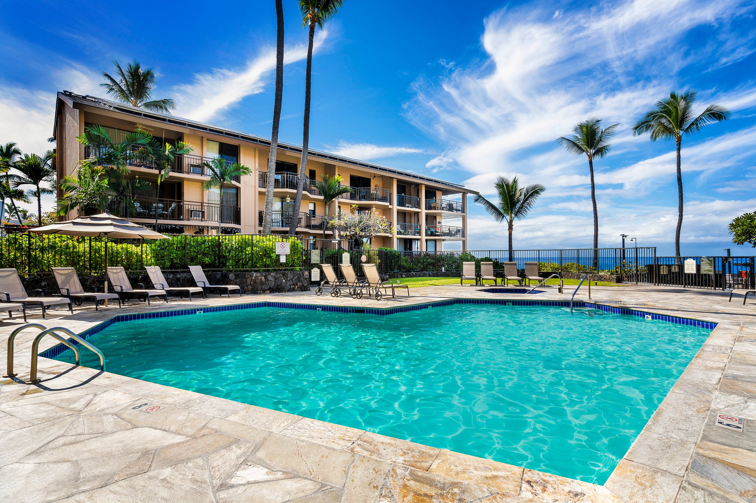 Condo in Kailua-Kona · ★4.91 · 1 bedroom · 3 beds · 1 bath - Image 25
