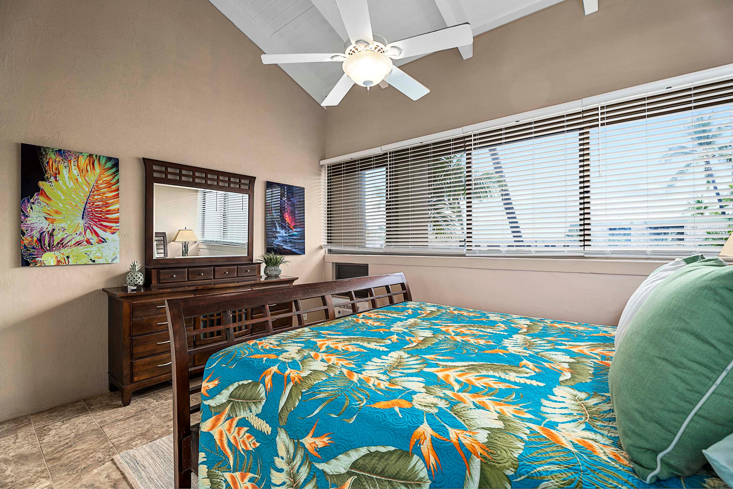 Condo in Kailua-Kona · ★4.91 · 1 bedroom · 3 beds · 1 bath - Image 13