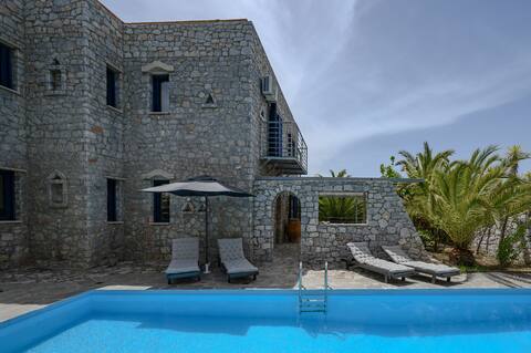 Petritis,serene villa,pool,Near taverns,Crete,Gree