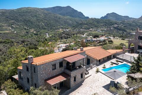 Rozare,serene villa,pool,Near taverns,Crete,Greece