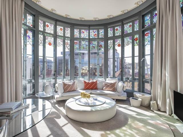 El Palauet Royal Suites – Royal Suite 1906 gallery image 2