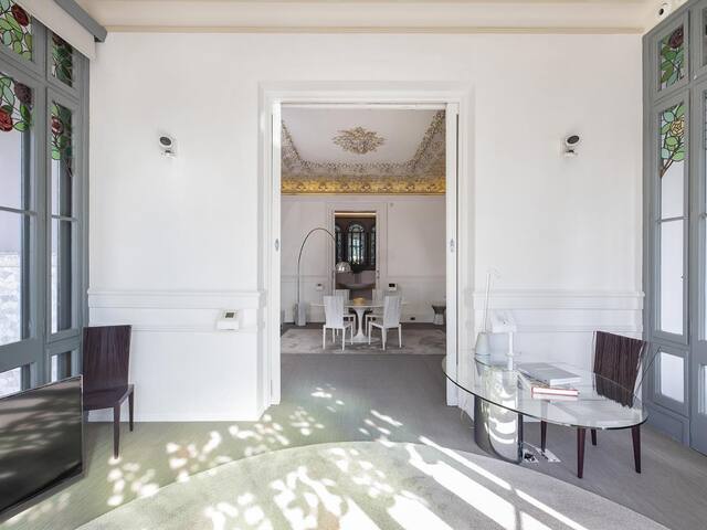 El Palauet Royal Suites – Royal Suite 1906 gallery image 4