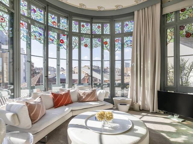 El Palauet Royal Suites – Royal Suite 1906 gallery image 3