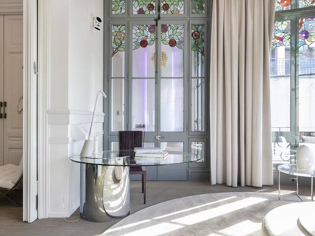 El Palauet Royal Suites – Royal Suite 1906 gallery image 5