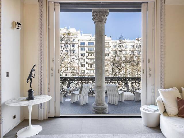 El Palauet Royal Suites – Grand Suite Josep gallery image 4