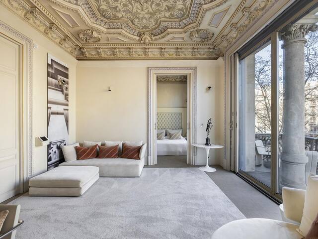 El Palauet Royal Suites – Grand Suite Josep gallery image 2