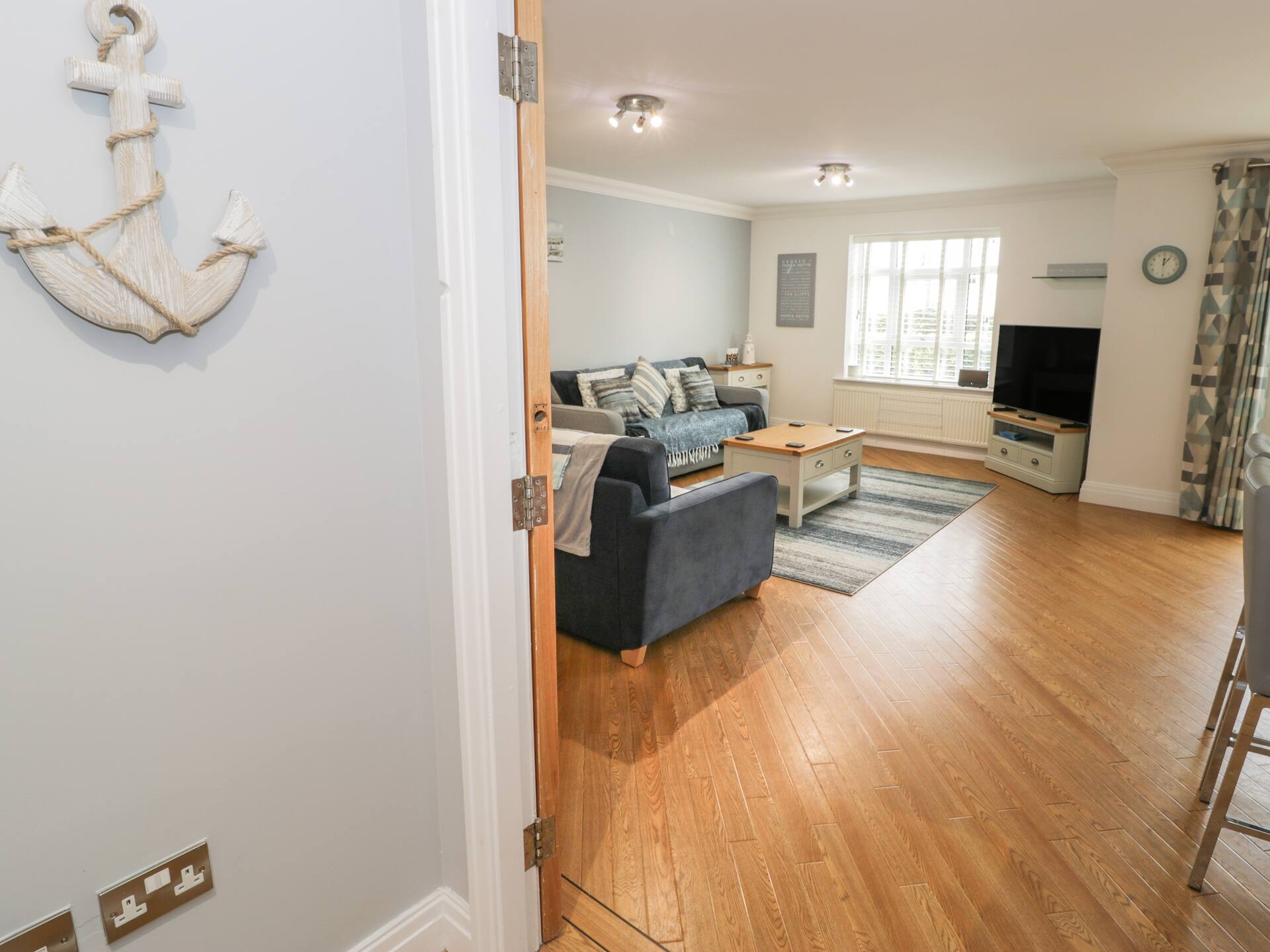 Apartment 6 — photo 4