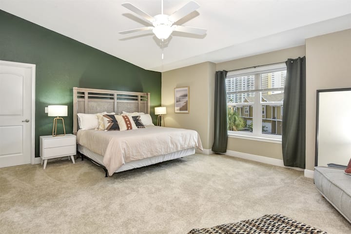 Chumba cha kulala 1 na Kitanda cha Kifalme