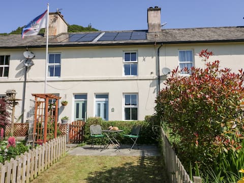 7 Railway Cottages