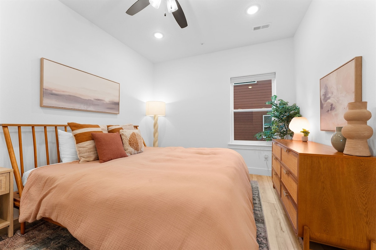 Lower-floor guest room with King-sized bed and ensuite bath