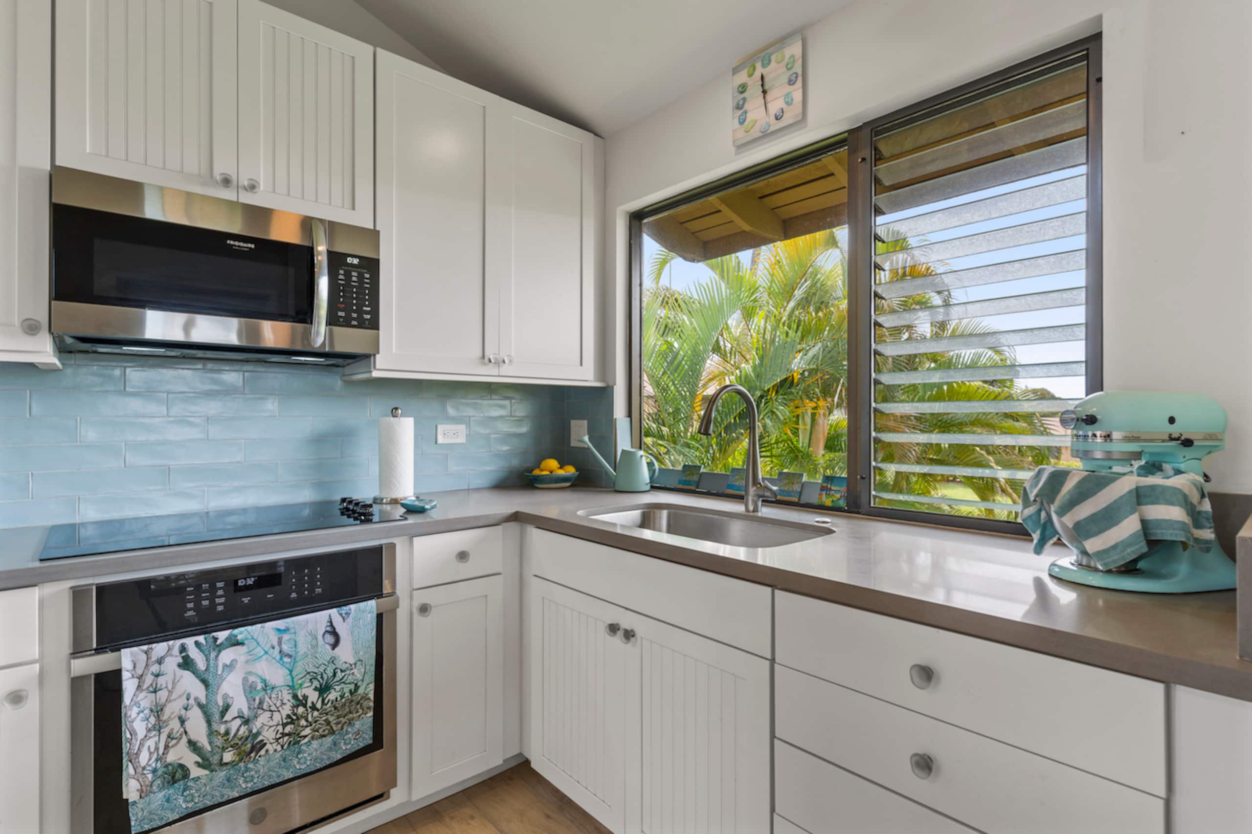 Condo in Kihei · ★4.92 · 1 bedroom · 2 beds · 2 baths - Image 14