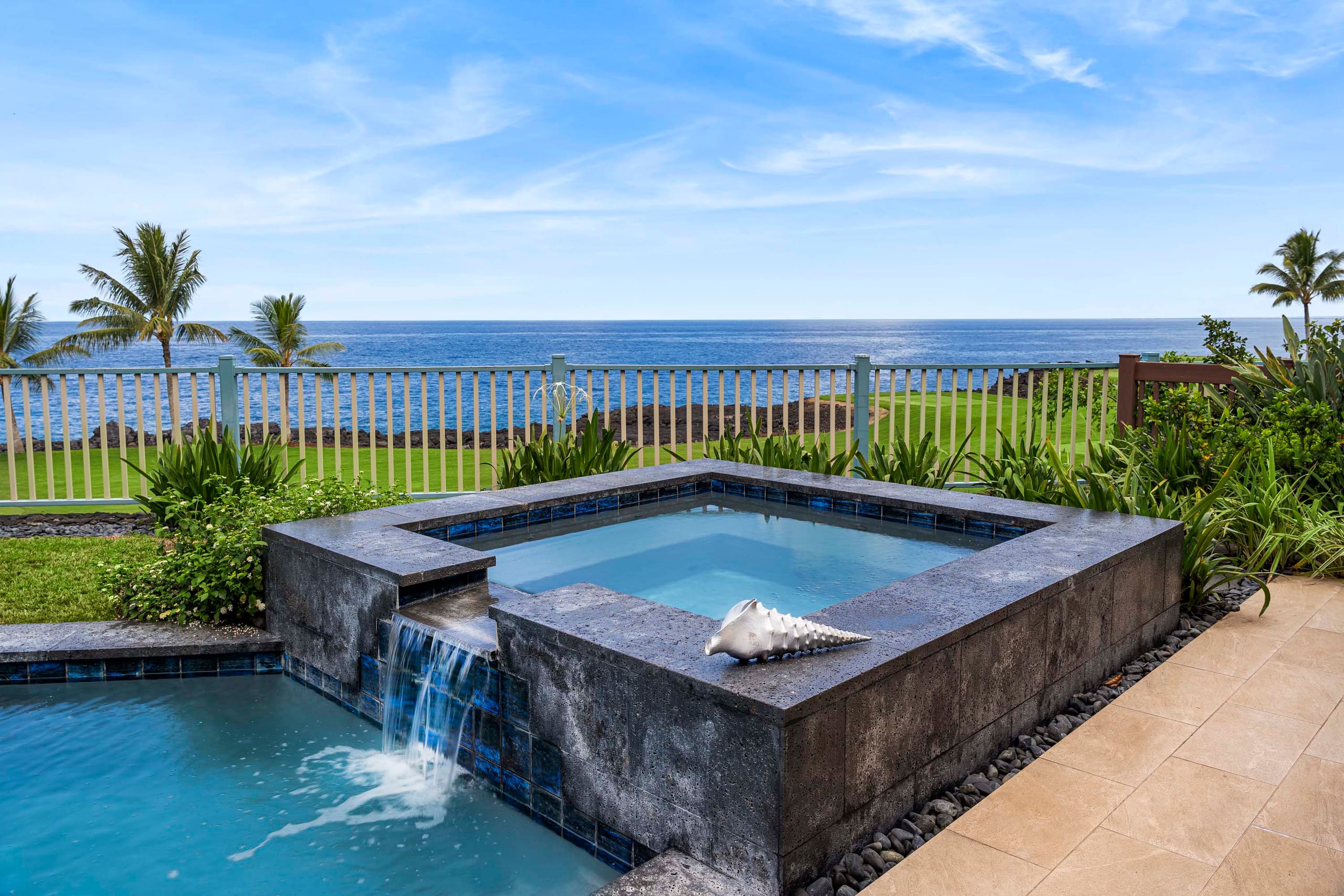 Home in Kailua-Kona · ★4.92 · 3 bedrooms · 6 beds · 3 baths - Image 4