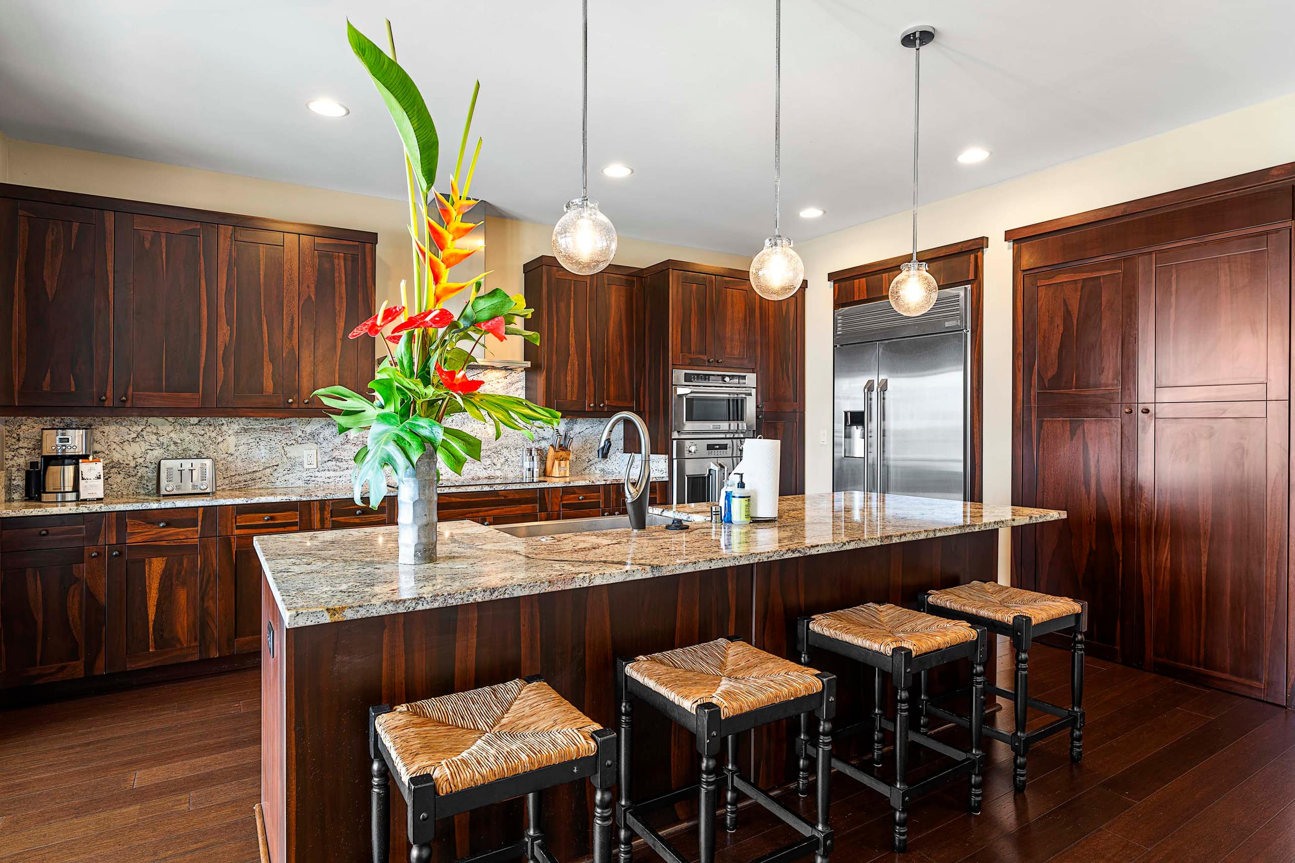 Home in Kailua-Kona · ★4.92 · 3 bedrooms · 6 beds · 3 baths - Image 14