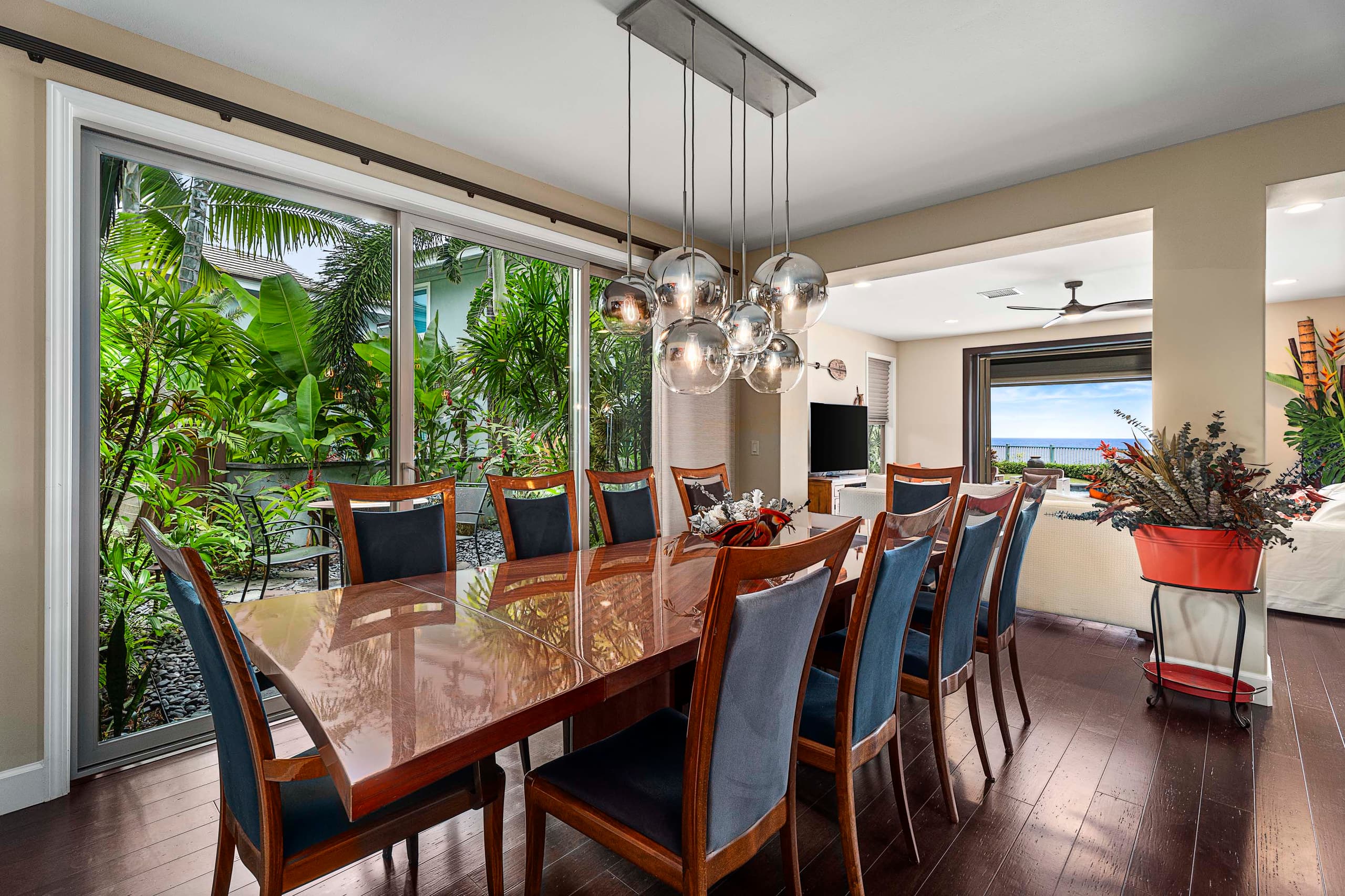 Home in Kailua-Kona · ★4.92 · 3 bedrooms · 6 beds · 3 baths - Image 11
