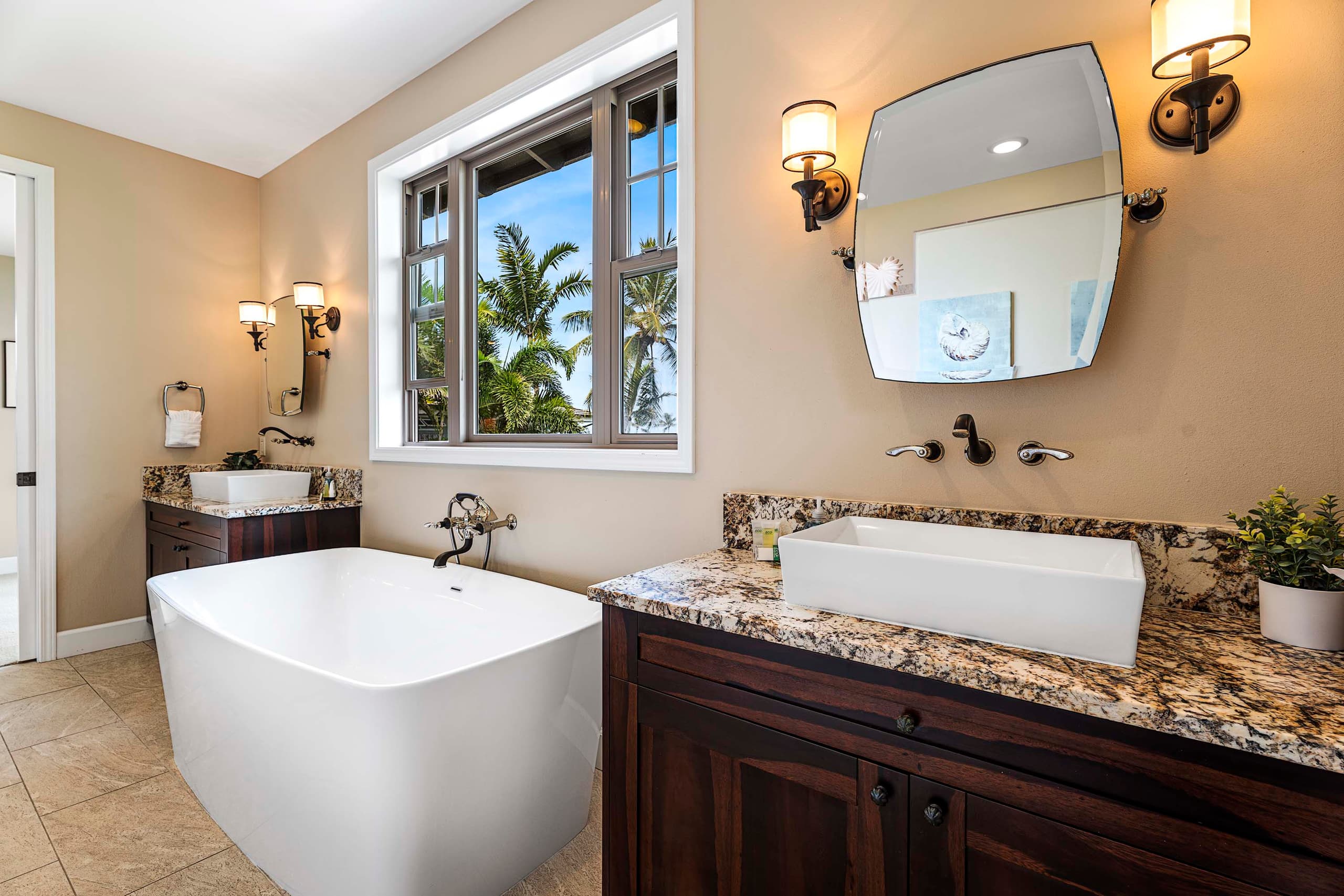 Home in Kailua-Kona · ★4.92 · 3 bedrooms · 6 beds · 3 baths - Image 32