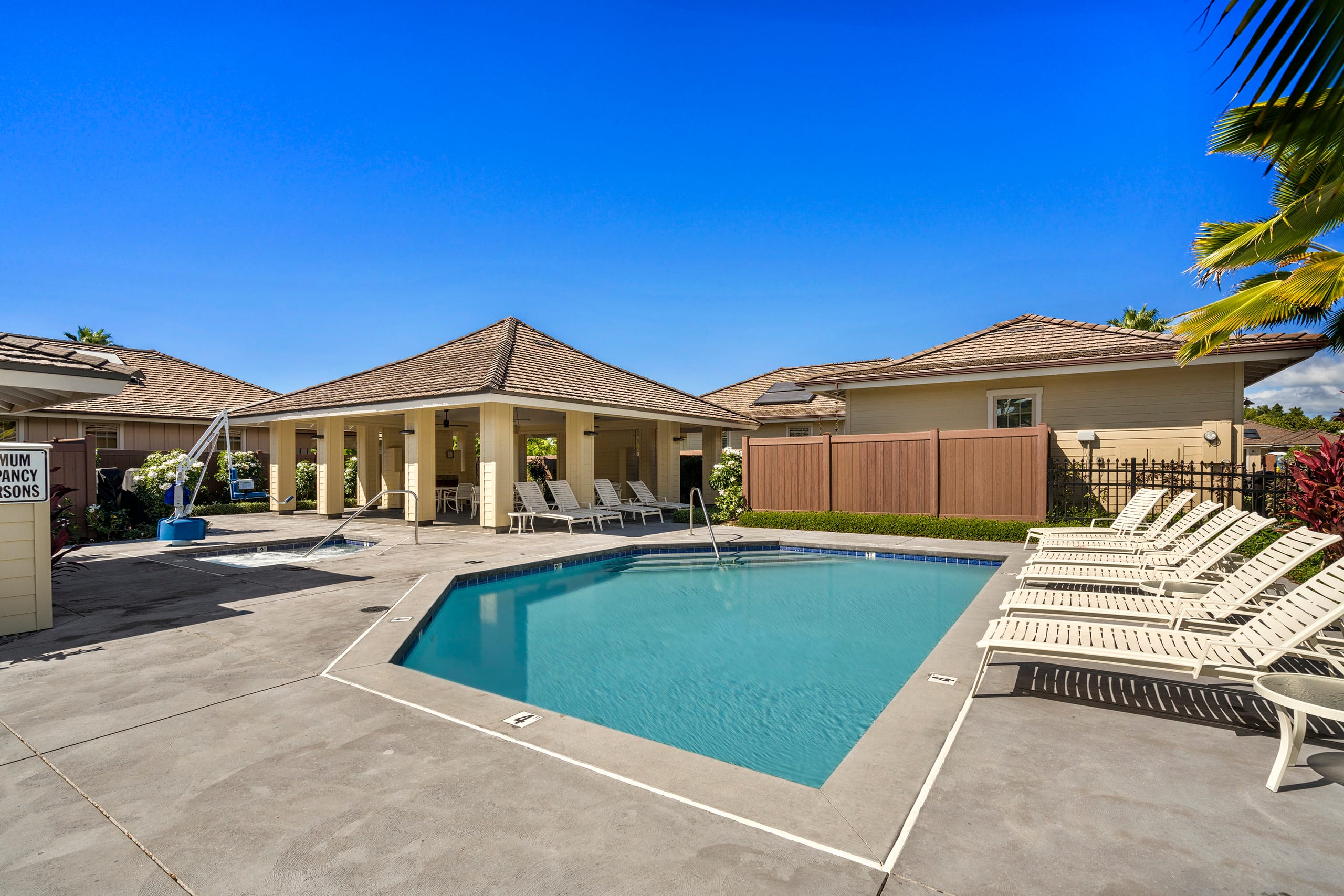 Home in Kailua-Kona · ★4.92 · 3 bedrooms · 6 beds · 3 baths - Image 48