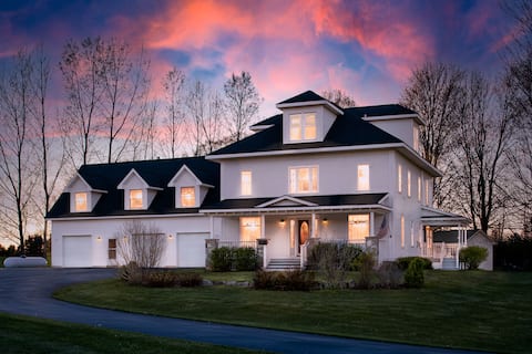 Spacious Victorian 4Bdr Broomhead Farmhouse - Main
