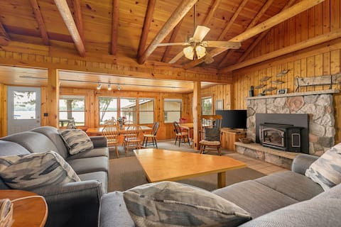 Cozy Lakeside 3Bdr Moose Lodge @ Lake Ann