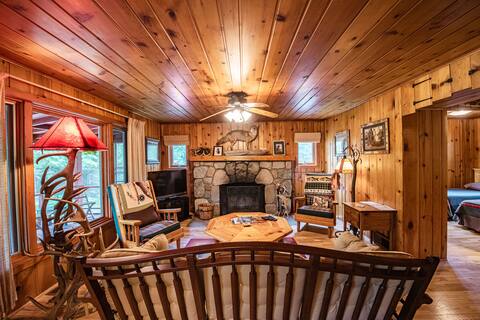 Cozy Riverside: Pine Bend 3Bdr Cottage