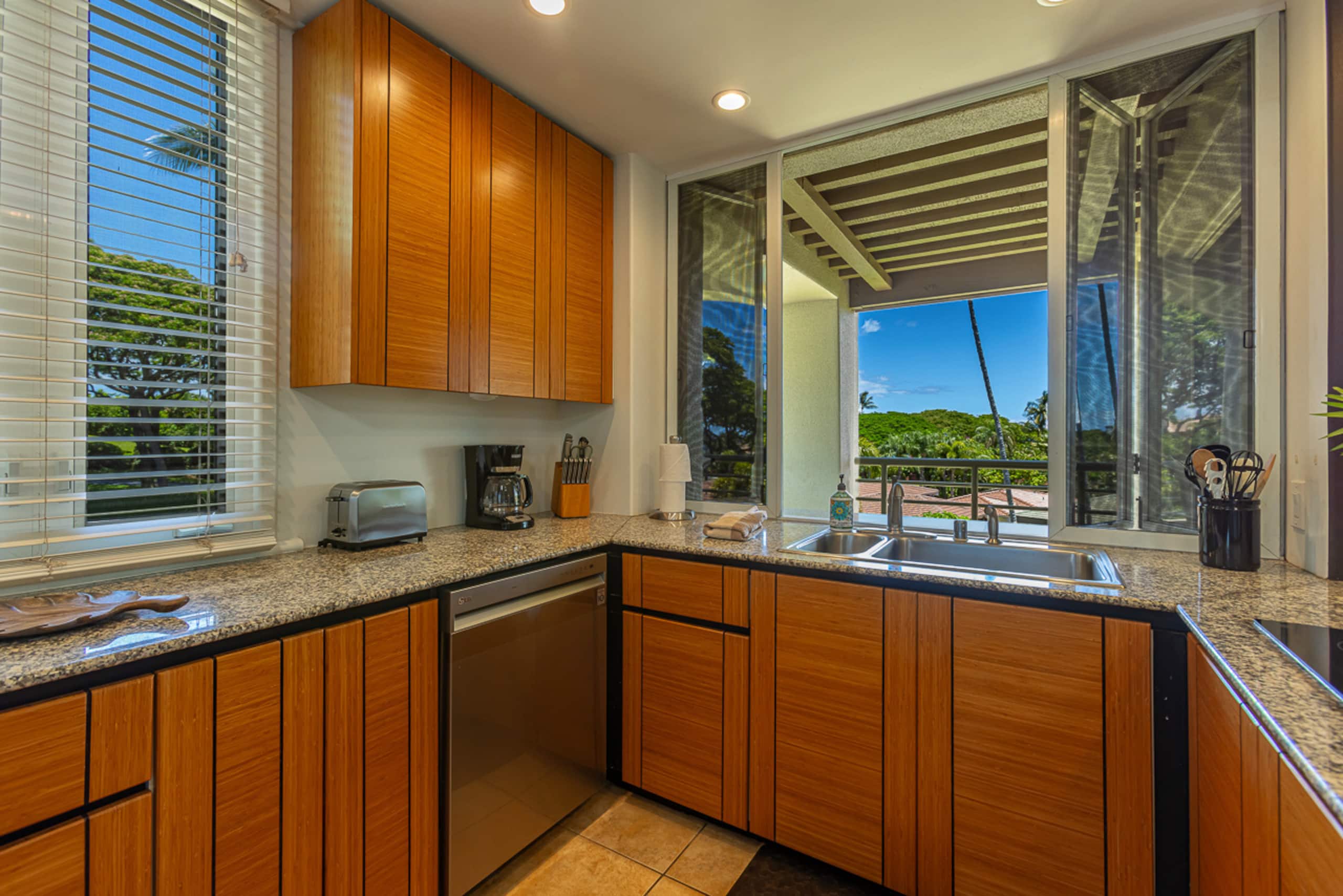 Condo in Wailea · ★4.83 · 2 bedrooms · 2 beds · 2 baths - Image 8