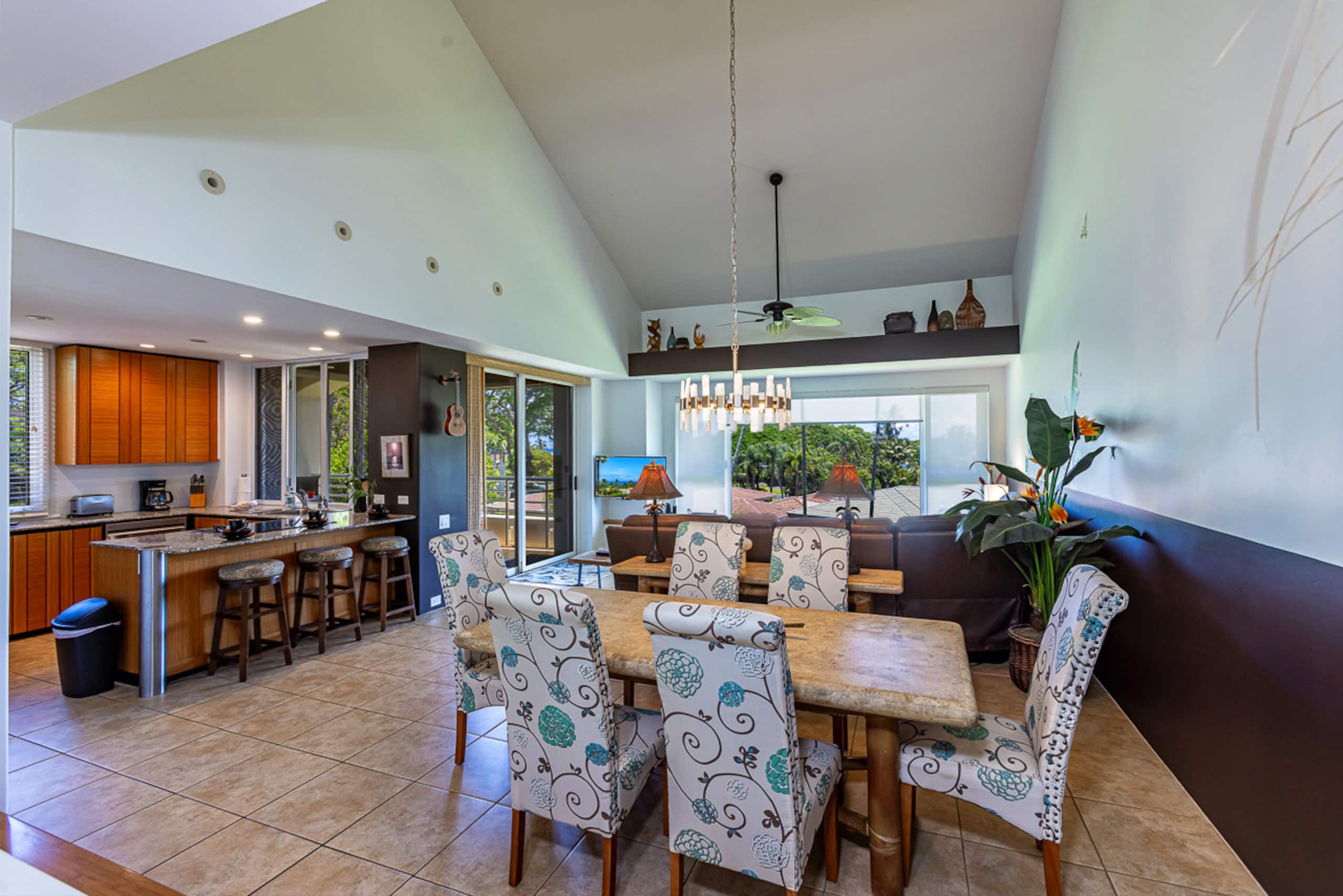 Condo in Wailea · ★4.83 · 2 bedrooms · 2 beds · 2 baths - Image 13