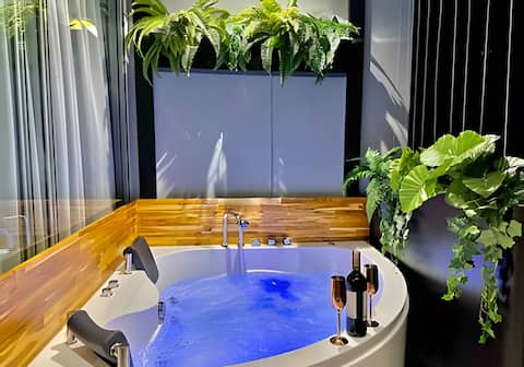 Poblado Live & Work in Style · private Jacuzzi